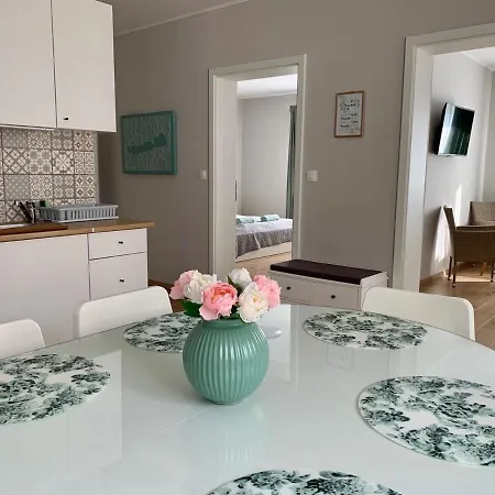 Otthon A Balatonon Vendeghaz *