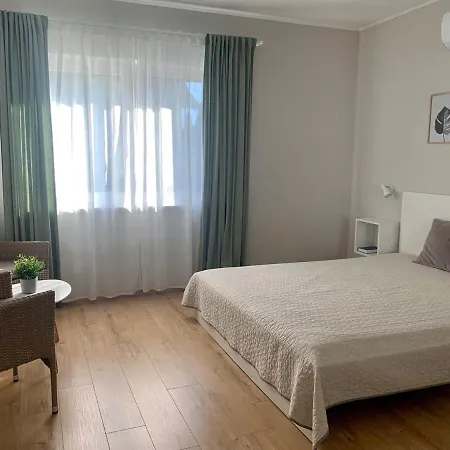 Otthon A Balatonon Nyaraló