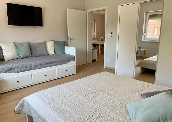 Otthon A Balatonon Vendeghaz