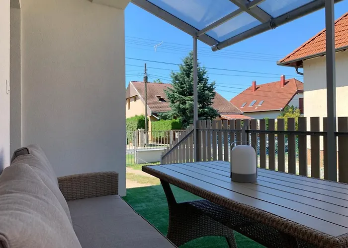 Otthon A Balatonon Vendeghaz 度假居 凯斯特海伊
